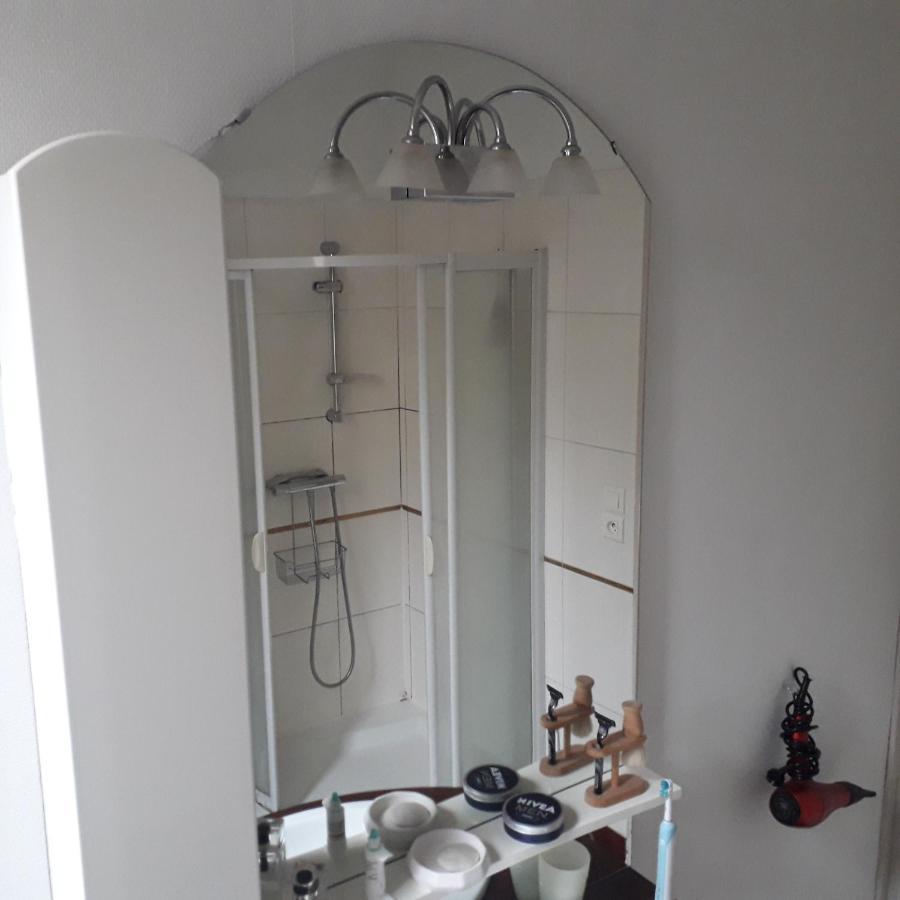 Chambre Meublee Au Coeur De Ville - Chez L'Habitant Ле-Крезо Екстер'єр фото